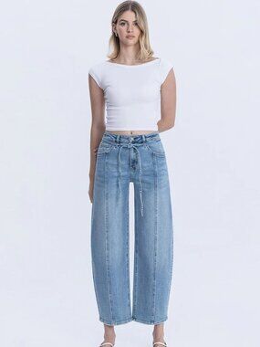 BNWT Barrel Jeans